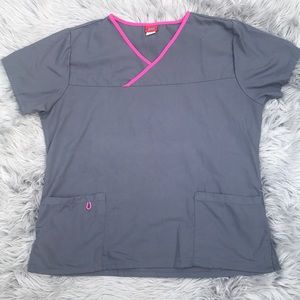 Denice -L-Gray scrub top-in good used condition